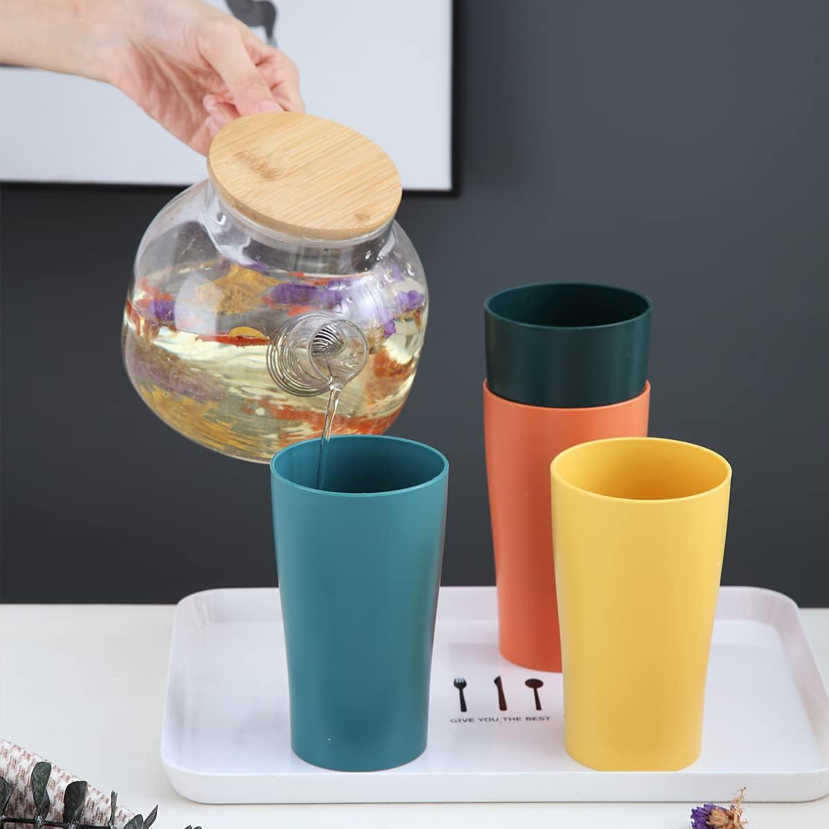 Set of 8 plastic cups, 450ml coffee mugs, unbreakable drinking cups for children and adults, reusable cups for water, milk, tea, and coffee; suitable for home, camping, picnics, and travel.